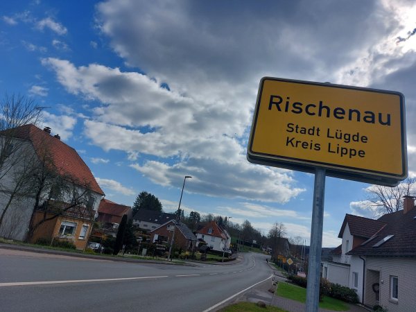In Rischenau hat der Kreis Lippe das Pilotprojekt gestartet. Nun soll in dem Ort ein Dorfcafé entstehen. - © Michaela Weiße