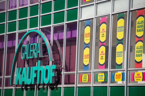 Neben kleinen, inhabergeführten Geschäften kündigten in jüngster Vergangenheit auch große Ketten wie Galeria Karstadt Kaufhof Filialschließungen an. - © Niklas Tüns