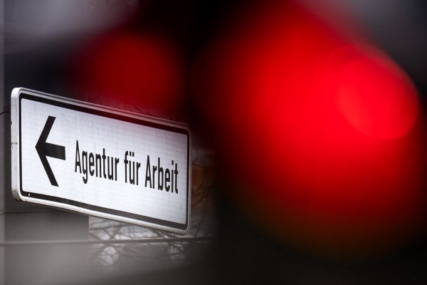 Die Arbeitsagentur in Lippe hat den Arbeitsmarktbericht für März veröffentlicht. - © Sina Schuldt/dpa
