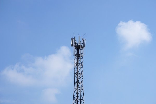 Im Gewerbegebiet am Kenterkamp in Asmissen soll ein Funkturm fürs Handynetz gebaut werden.  - © Symbolfoto:Pixabay