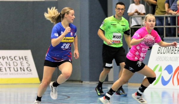 Hier noch in Aktion für die Bundesliga-Truppe in einem Spiel gegen Metzingen, nun spielte Emelyn van Wingerden (links) im Blomberger Dirttliga-Team. - © Oliver König