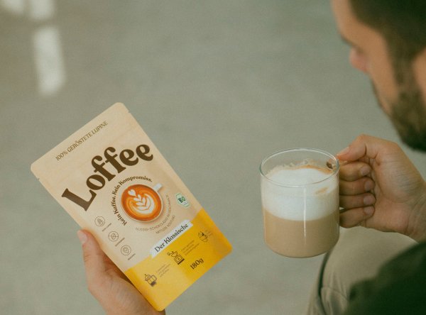 Die Startup-Marke Loffee will mit Lupinen eine Alternative zum Kaffee bieten. - © Privat
