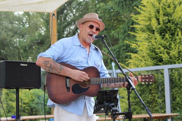 Hat den Blues: Pete Alderton war bereits in Lippe zu Gast. - © Nadine Uphoff