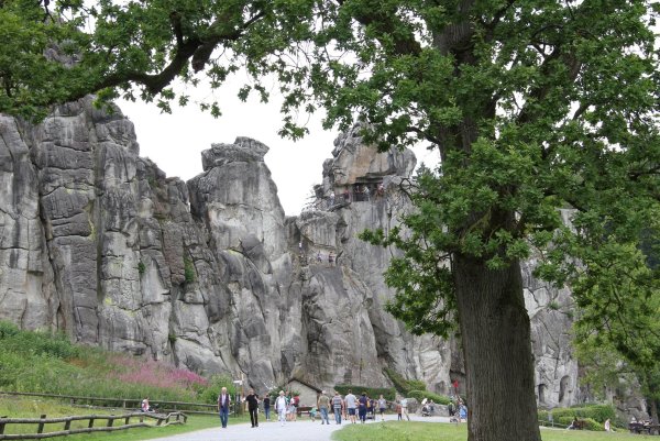 Eine ruhige Walpurgisnacht an den Externsteinen. - © Landesverband