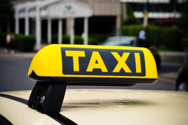 Ein Taxifahrer bewahrte eine 90-Jährige vor dem Enkeltrick. - © Symbolbild Pixabay