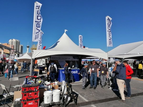 Noch im vergangenen Jahr hat sich das Beller Unternehmen Velosit in den USA auf der Messe präsentiert. In diesem Jahr war das nicht drin. - © Dr. Jens Hofele