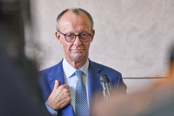 Damit der Geisterfahrer im Weißen Haus ihn verstehen kann, müsste der CDU-Mann Friedrich Merz mit gleicher Münze zurückzahlen. - © picture alliance / dts-Agentur