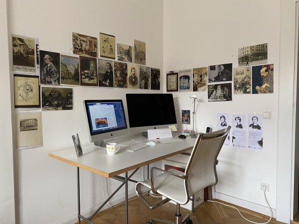 Das Foto entstand während des Schreibprozesses im heimischen Büro in München. - © Dirk Liesemer