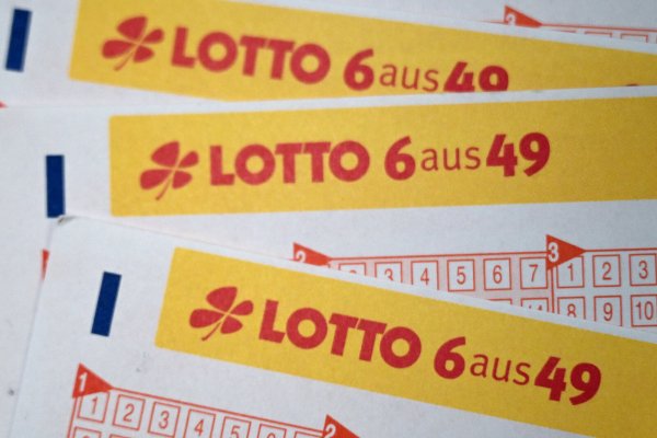 Ein Spieler aus dem Kreis Herford hat den Jackpot geknackt. - © dpa