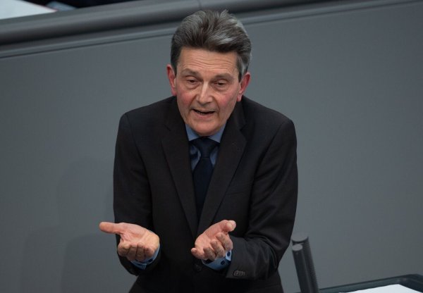 Rolf Mützenich, Fraktionsvorsitzender der SPD, steht für jüngste Aussagen in der Kritik. - © Jonathan Penschek