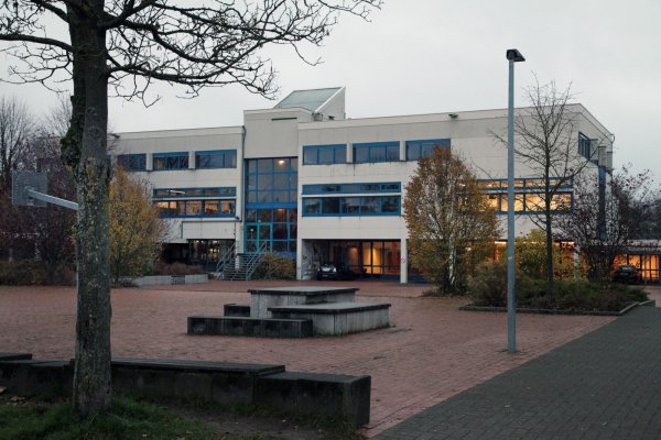 Die energetische Sanierung der Sekundarschule muss aus Kostengründen vorerst warten. - © Archivfoto: Bernhard Preuss