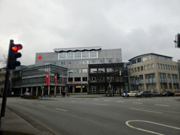 Bei der Sparkasse Paderborn-Detmold-Höxter hat es im Dezember wegen eines externen Fehlers ziemliche Probleme mit Überweisungen gegeben. Zwar ist das Problem seit etwa zehn Tagen wieder behoben, das fehlende Geld lässt teilweise aber auf sich warten. - © Janet König