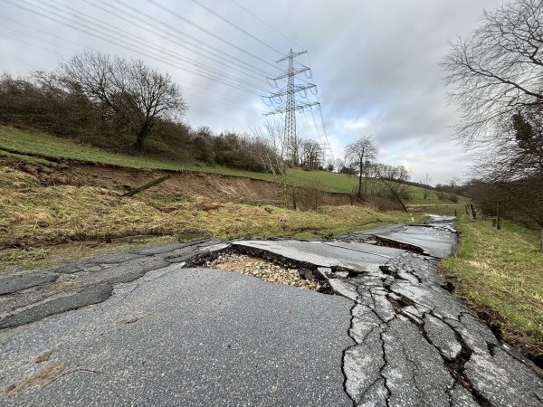 Für die Reparatur der Gräfinghagener Straße gibt es eine höchst ungewöhnliche Idee. - © Eike J. Horstmann