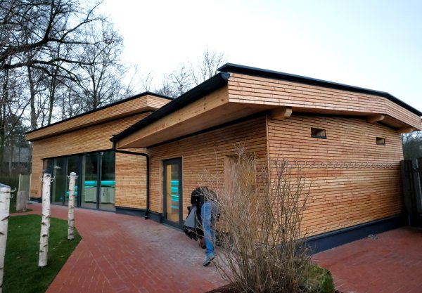 Eingebettet ins Grüne: Die "Koivu"-Sauna, finnisch für Birke, liegt inmitten der Dalke-Aue in Gütersloh. - © Andreas Frücht