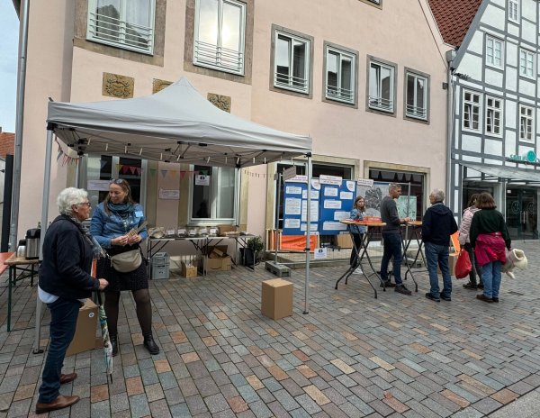 Die Freiluft-Werkstatt auf dem Bruchmarkt. - © Stadt Lemgo