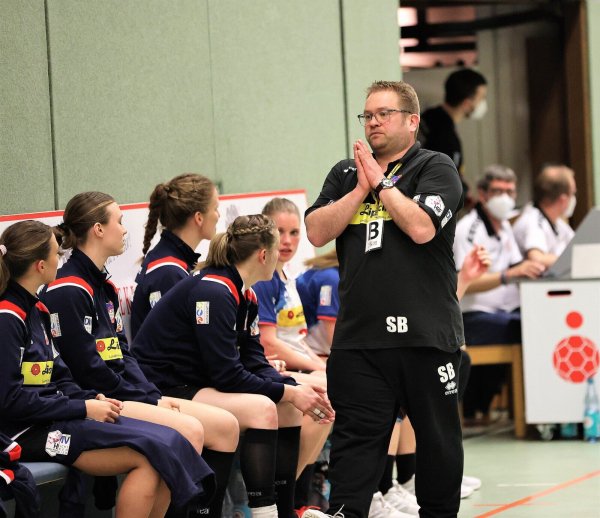 Blombergs Trainer Steffen Birkner war nach dem Auftritt in Thüringen seht enttäuscht, nun erwartet er von seinem Team eine Reaktion. - © Paul Cohen