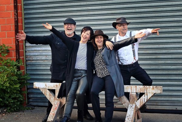 Die Folkstones kommen am Samstag nach Horn. - © Bildrechte: Folkstones
