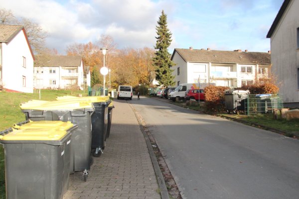 Politiker beklagen schwerwiegende bauliche Mängel im Wohngebiet. - © Cordula Gröne