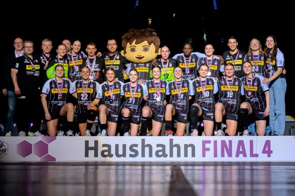 Silber für die HSG Blomberg-Lippe beim Final Four. - © Marco Wolf