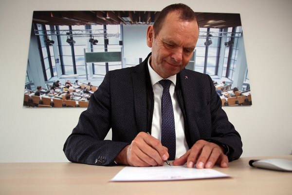 Das Antwortschreiben von TH OWL-Präsident Jürgen Krahl auf die Resolution des Kreises Höxter stößt auf Kritik der Politik. - © TH OWL