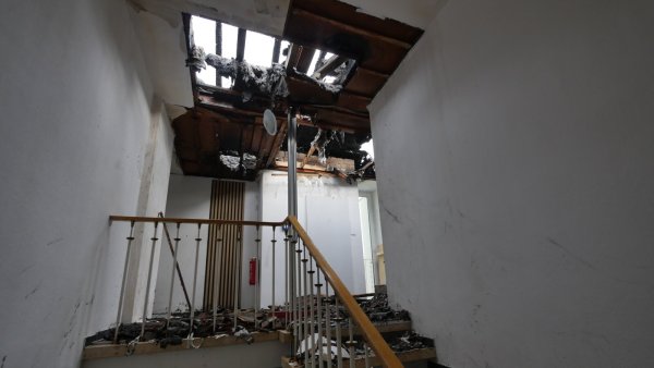 Der Hausrat in den vom Bad Meinberger Großband betroffenen Mietwohnungen ist überwiegend nicht mehr zu gebrauchen. - © Jost Wolf