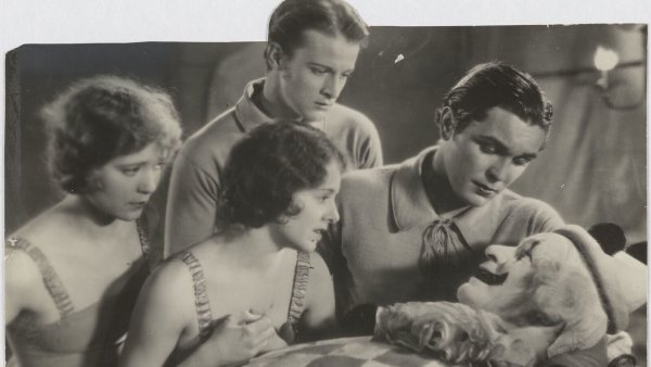 Szene aus dem verschollenen Film „The Four Devils“, den Friedrich Wilhelm Murnau 1928 gedreht hat. - © Murnau-Massolle-Forum