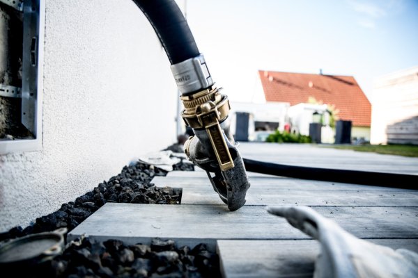 Das Wirtschafts- sowie das Bauministerium arbeiten an einem Gesetzentwurf zum Verbot des Einbaus neuer Gas- und Ölheizungen von 2024 an. - © picture alliance / Fotostand