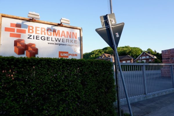 Auf dem Gelände der Ziegelei Bergmann in Hohenhausen soll das medizinische Versorgungszentrum entstehen. - © Archivfoto: Lorraine Brinkmann