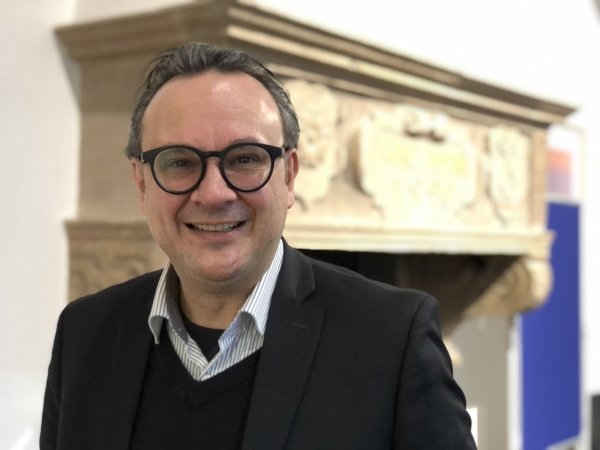 Das altehrwürdige Interieur der Ratsstube ist für ihn nicht neu. Als Bürgermeister leitet Markus Baier nun aber die Sitzungen, an denen er zuvor als Baudirektor teilgenommen hatte. - © Till Brand