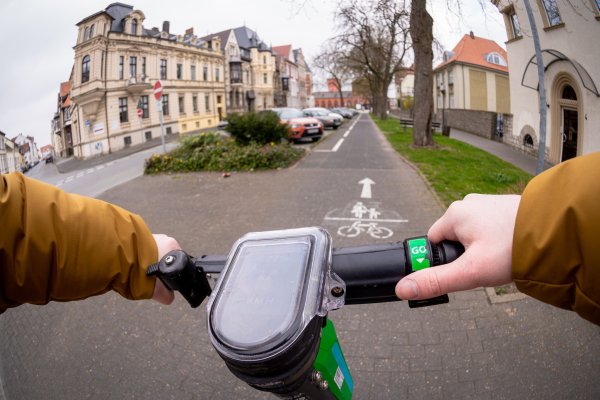 E-Roller fahren seit Neuestem auch in Detmold. - © Raphael Bartling