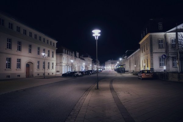 Ein 15-Jähriger ist bei einem Verkehrsunfall am Rosental schwer verletzt worden. - © Sven Koch