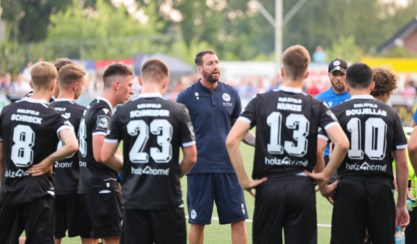 Trainer Mitch Kniat und sein Team hatten in Lipperreihe keinen guten Tag. Das soll nicht noch einmal vorkommen. - © Oliver Krato