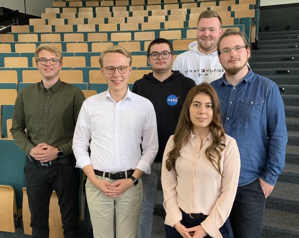 Der neue Vorstand, wobei nicht alle Kreisvorstandsmitglieder anwesend waren: (von links) Mathis Säck, Torben Hundsdörfer, Niklas Kammbach, Nourhan Haj Mohamad, Fabio Hilker und Lucas Plitt. - © Junge Liberale
