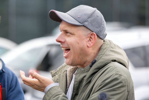 Humorkünstler Ralph Ruthe hat kein Verständnis für die Entgleisung von Luke Mockridge. - © Oliver Krato