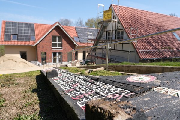 Die Bauarbeiten am Tierheim sind auf der Zielgraden. Die alten Gebäude mussten weg und sind neuen, zeitgemäßen gewichen. Die Bauphase hat Vierbeinern und Mitarbeitern viel abverlangt. - © Sven Koch