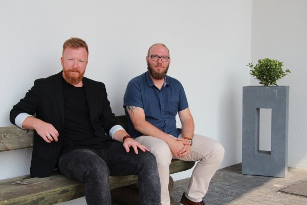 Sascha Zeller von der E.L.I.A.-Gemeinde (links) und Christian Fischer von der evangelisch-freikirchlichen Gemeinde Lage. - © Archivfoto: Nadine Uphoff