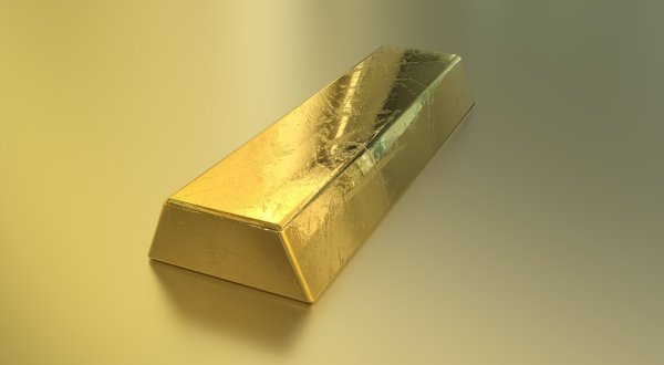 Eine Gruppe aus Norddeutschland soll allein 16 Goldbarren aus dem Lagerraum eines Kurierdienstes in Augustdorf gestohlen haben. Einmal lauerten sie einem Kurierfahrer in der Nacht auf. - © Pixabay