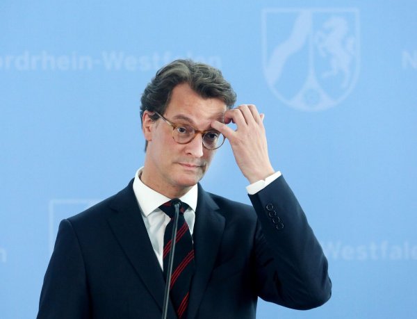 Die SPD wirft NRW-Ministerpräsident Hendrik Wüst (CDU) vor, sich zu wenig um die Probleme im Land zu kümmern. - © Roland Weihrauch