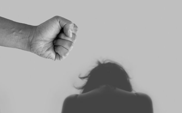 Laut Statistik ist jede vierte Frau einmal in ihrem Leben von Gewalt in ihrer Partnerschaft betroffen. - © Symbolbild: Pixabay