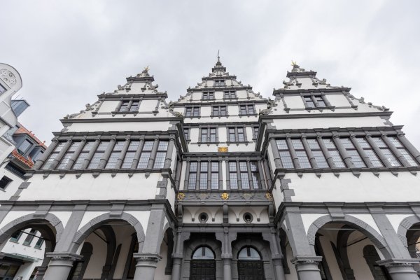 Auch der Bürgermeister der Stadt Paderborn, Michael Dreier, hat das Schreiben an die Landesregierung unterzeichnet. - © Niklas Tüns