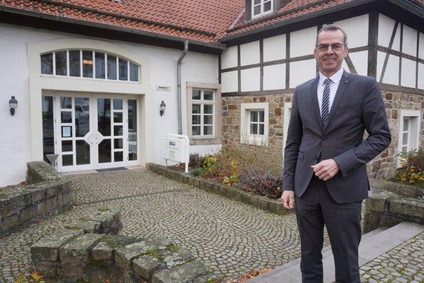 Bürgermeister Jörg Bierwirth tritt 2025 nicht mehr zur Kommunalwahl an. Die Fraktionen sind sich einig, dass es schwer wird, einen Nachfolger zu finden. - © Archivfoto: Michaela Weiße