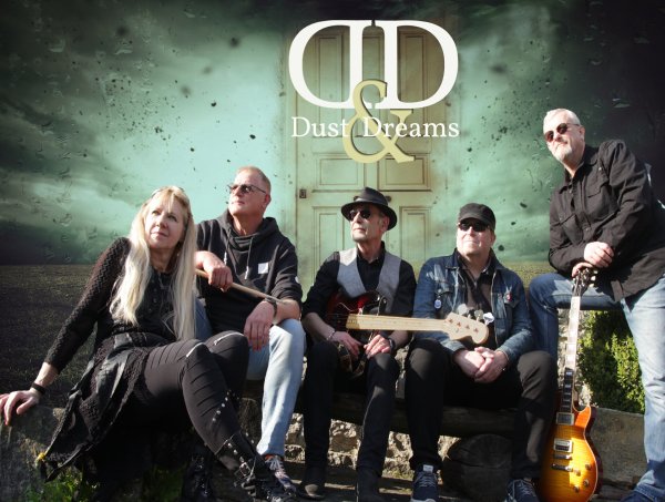 "Dust and Dreams" spielen in Lügde auf. - © Lügde Marketing