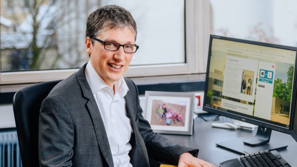Martin Hoffmann ist Bürgermeister der Gemeinde Leopoldshöhe und will es bleiben. - © BESIM MAZHIQI