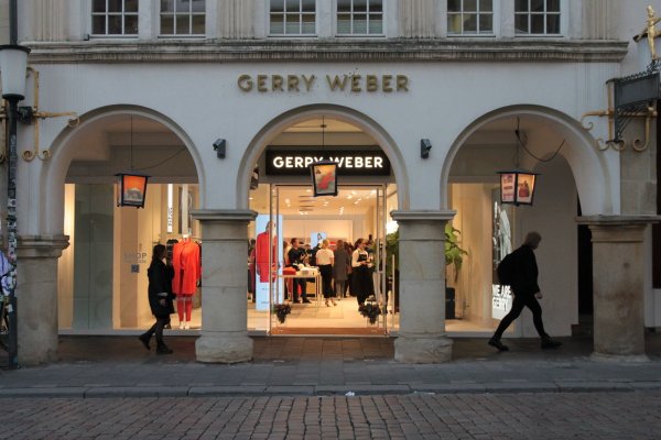 Gerry Weber will das eigene Filialnetz stark ausdünnen. in Zukunft sollen die Produkte aus Halle wieder überwiegend von Kaufhäusern und selbstständigen Fachhändlern an die Frau gebracht werden. - © Martin Krause