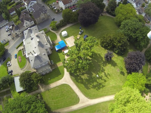 Blick von oben auf die Bäume im Schlosspark Schötmar. CDU und Grüne wollen für Bad Salzuflen eine Baumerhaltungsrichtline auf den Weg bringen. - © Bürgerverein Schötmar