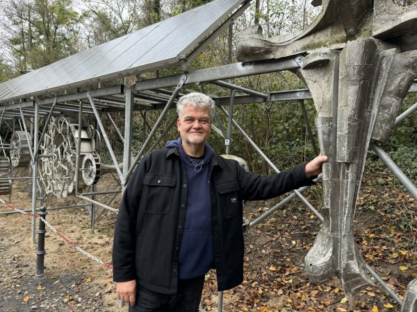Ulrich Kaminsky fühlt sich seit 25 Jahren an seinem Arbeitsplatz im Umweltzentrum Heerser Mühle wohl. - © Sandra Castrup