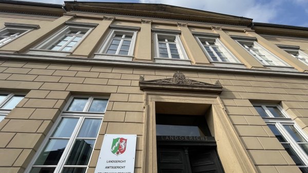 Die Zivilkammer am Landgericht Detmold hat einen Blomberger zur Rückzahlung eines Darlehns in Höhe von 60.000 Euro plus Zinsen verurteilt. Möglicherweise ist das nur die Spitze des Eisbergs. - © Silke Buhrmester