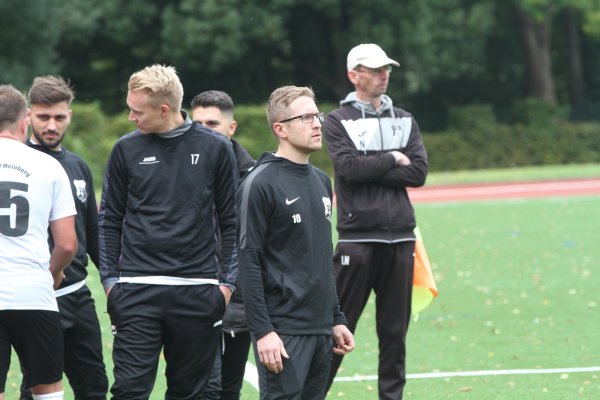 Hier ist Toni Knöfel (Zweiter von rechts) mittendrin. - © Sebastian Lucas