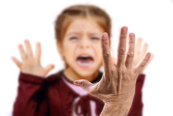 Symbolbild: Viele Kinder sind häuslicher Gewalt derzeit hilflos ausgeliefert. - © Pixabay