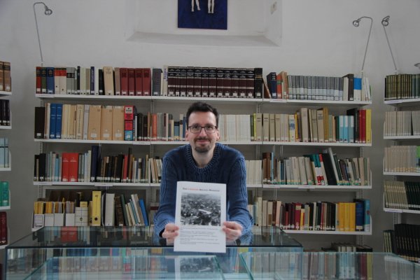 Marcel Oeben hofft auf Unterstützung im Stadtarchiv. Dort ist ein Freiwilliges Soziales Jahr ausgeschrieben. Interessenten könnten auch neue Impulse für die Archivarbeit geben. - © Katrin Kantelberg